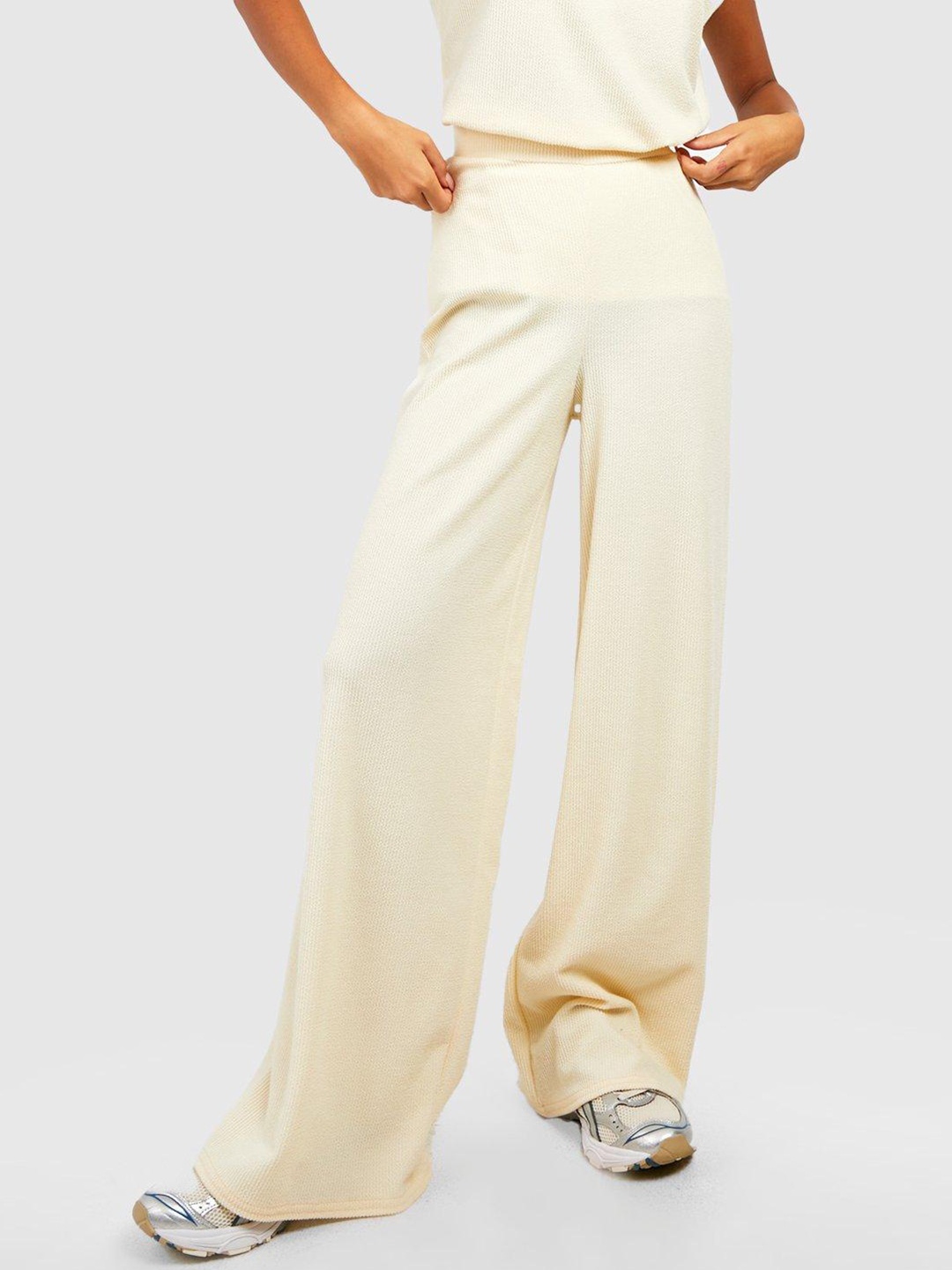 

Boohoo Women Crinkle Ribbed Relaxed Fit Wide Leg Trousers, Cream
