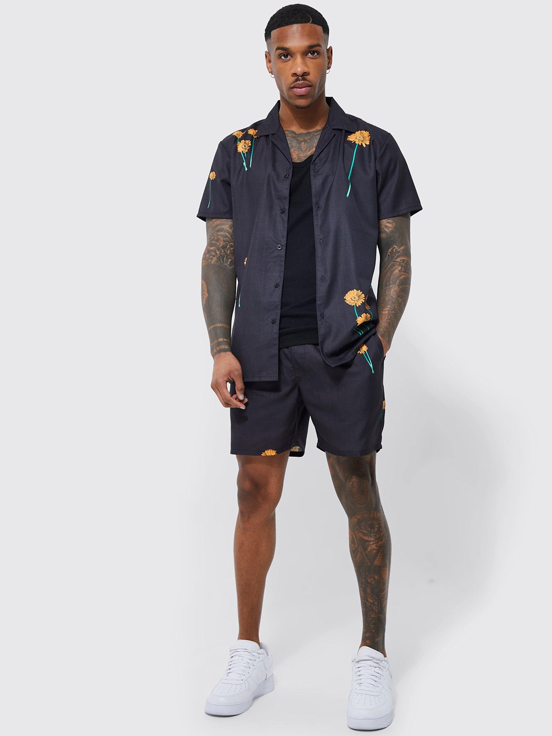 

boohooMAN Floral Printed Shirt And Short Set, Black