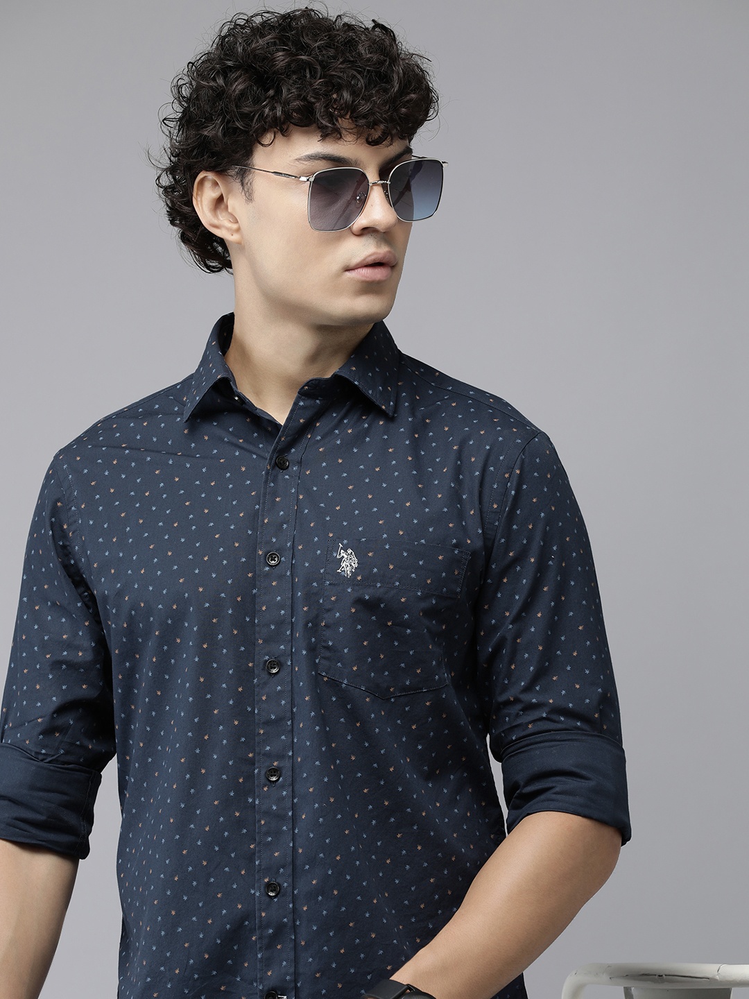 

U.S. Polo Assn. Tailored Fit Tropical Printed Spread Collar Pure Cotton Casual Shirt, Navy blue