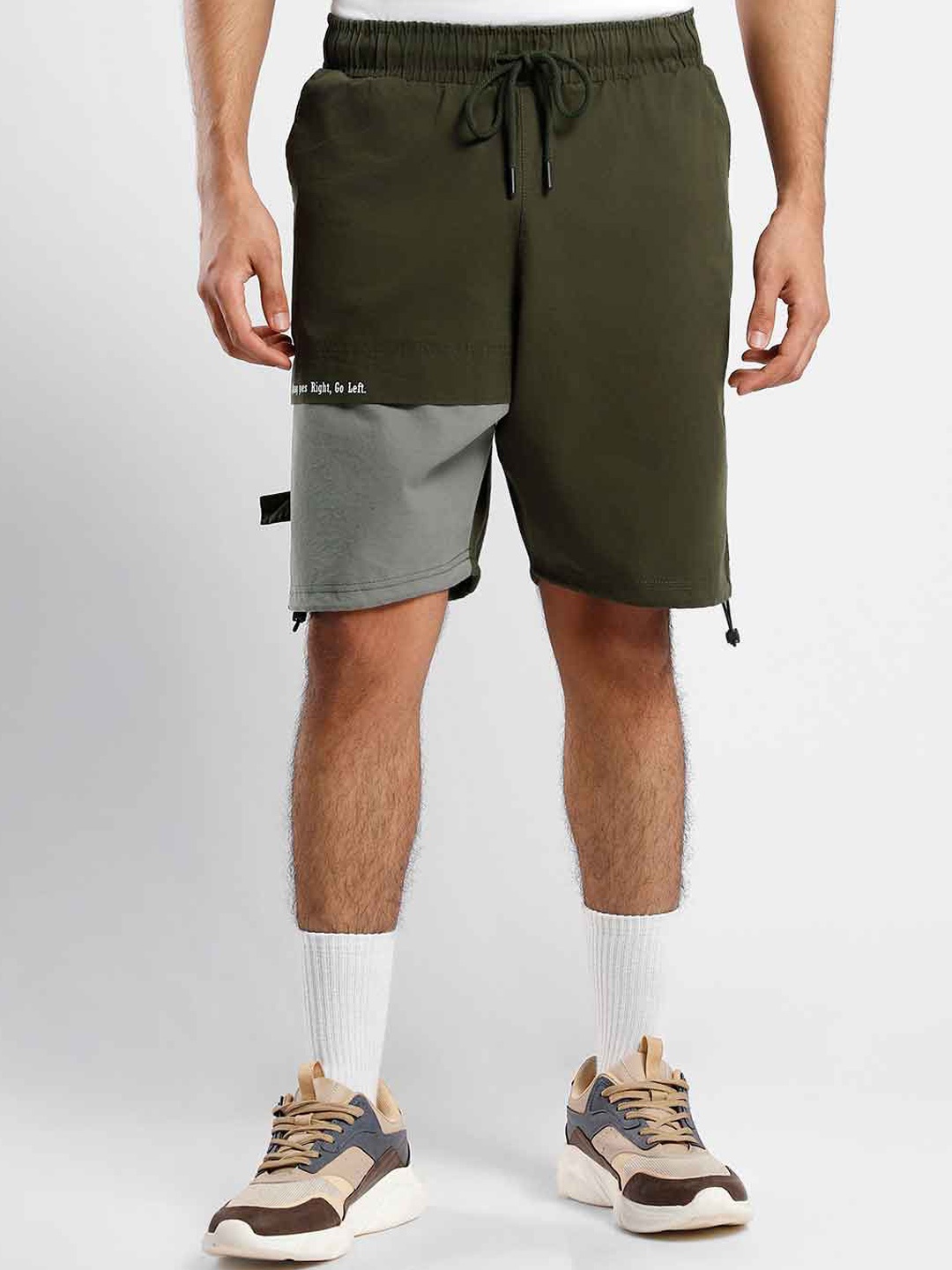 

NOBERO Men Colourblocked Mid-Rise Loose Fit Shorts, Green