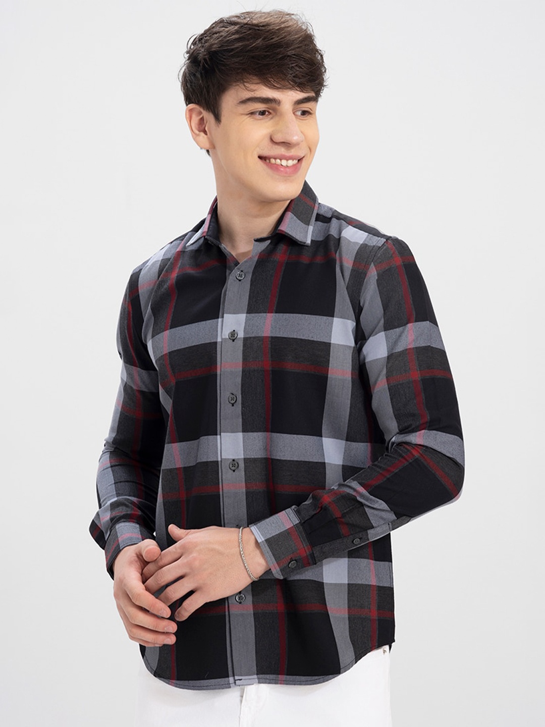 

Snitch Men Black Slim Fit Checked Cotton Casual Shirt