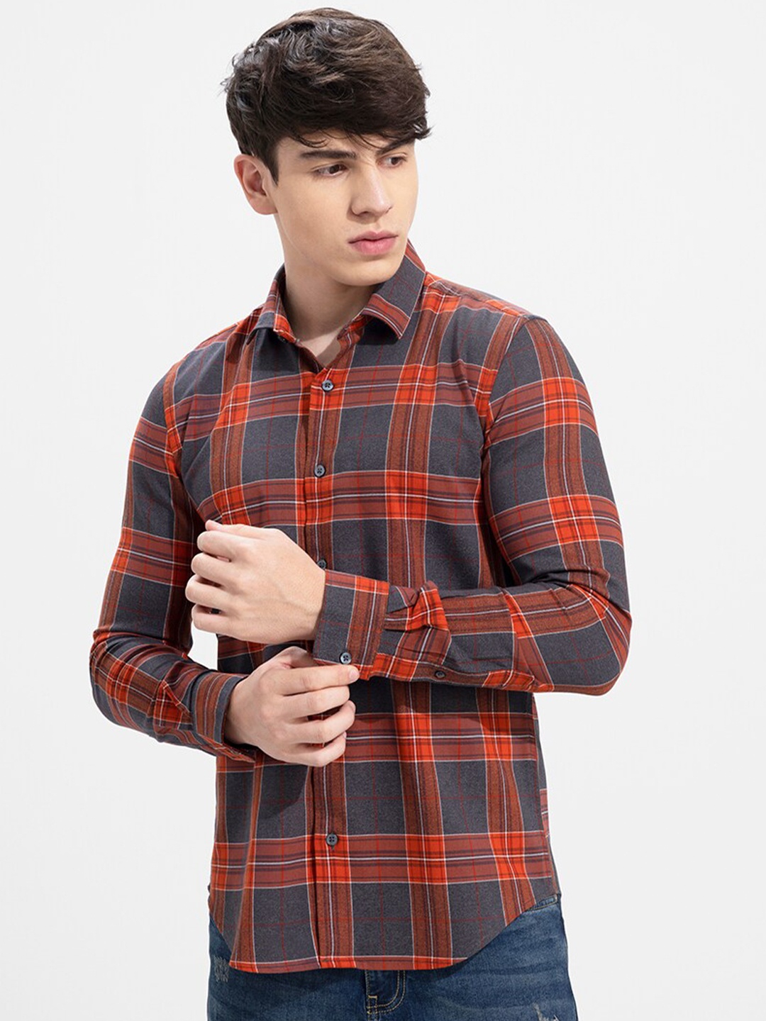 

Snitch Red Checked Slim Fit Opaque Cotton Casual Shirt