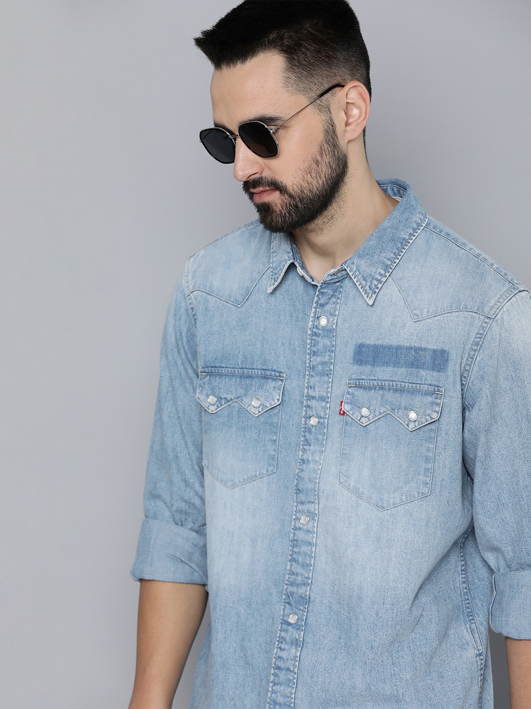 

Levis Pure Cotton Relaxed Fit Full Sleeves Casual Shirt, Blue