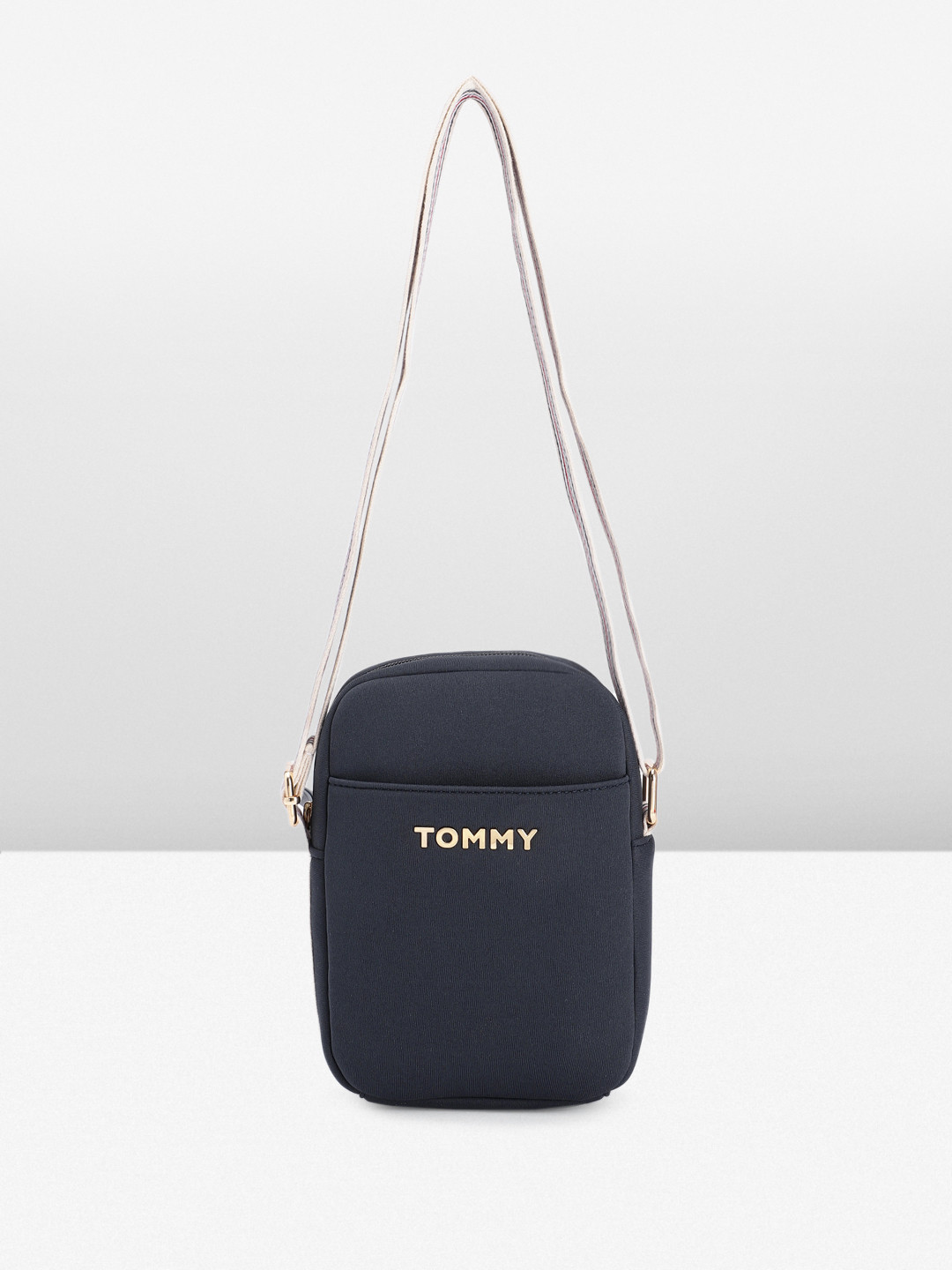 

Tommy Hilfiger Women Solid Sling Bag, Navy blue