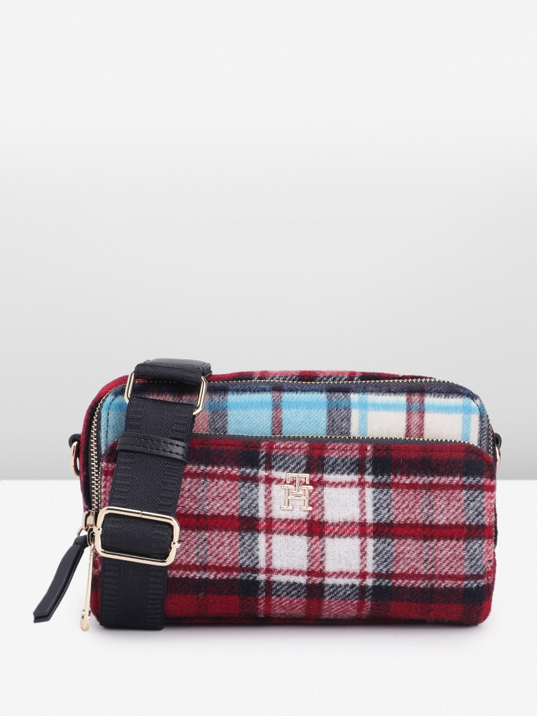 

Tommy Hilfiger Printed Sling Bag, Red