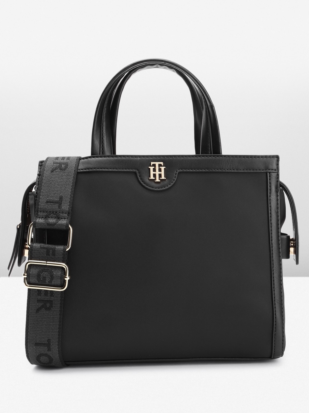 

Tommy Hilfiger LEIGHTON Handheld Bag, Black