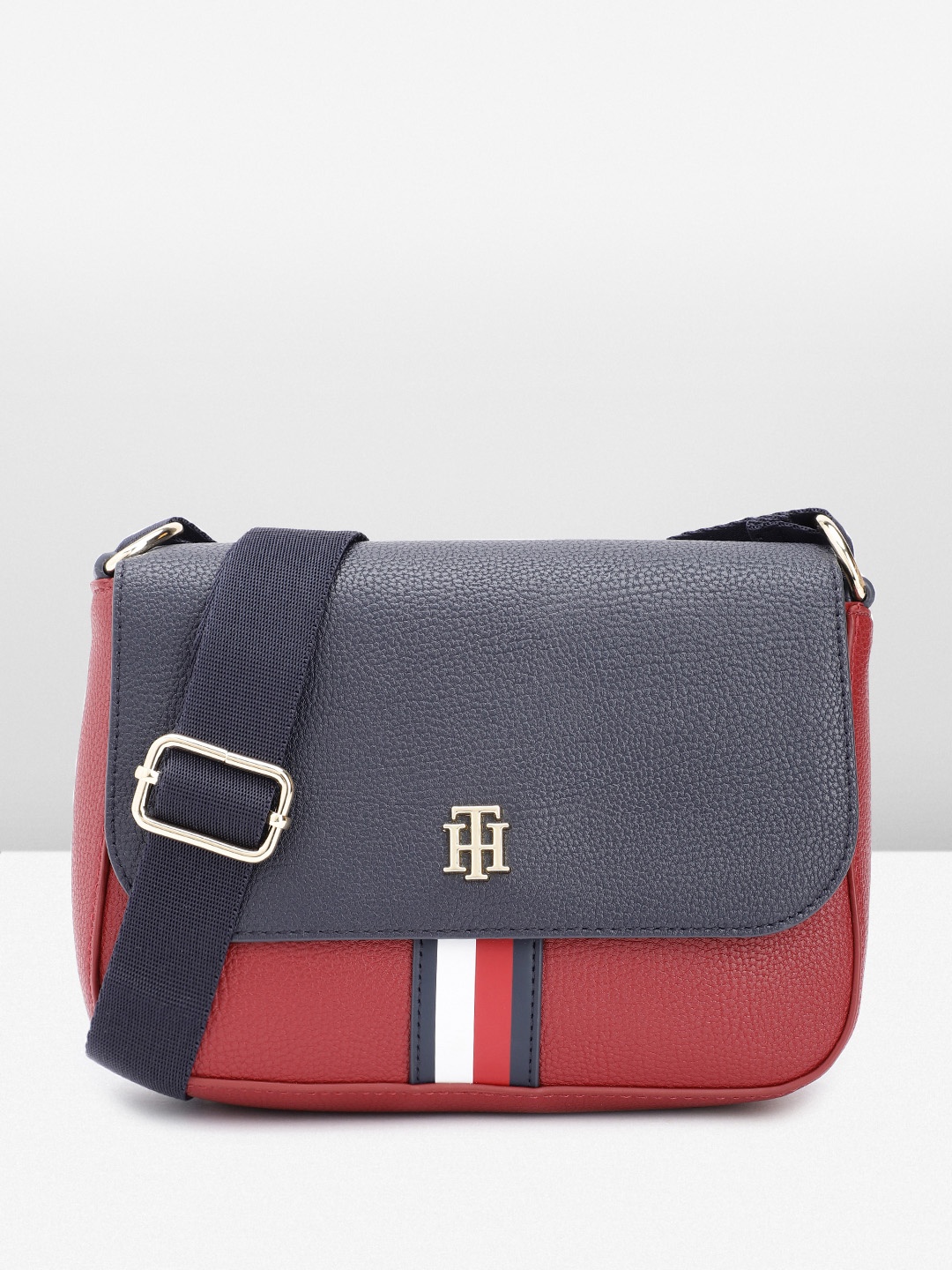 

Tommy Hilfiger Colourblocked Structured Sling Bag, Red