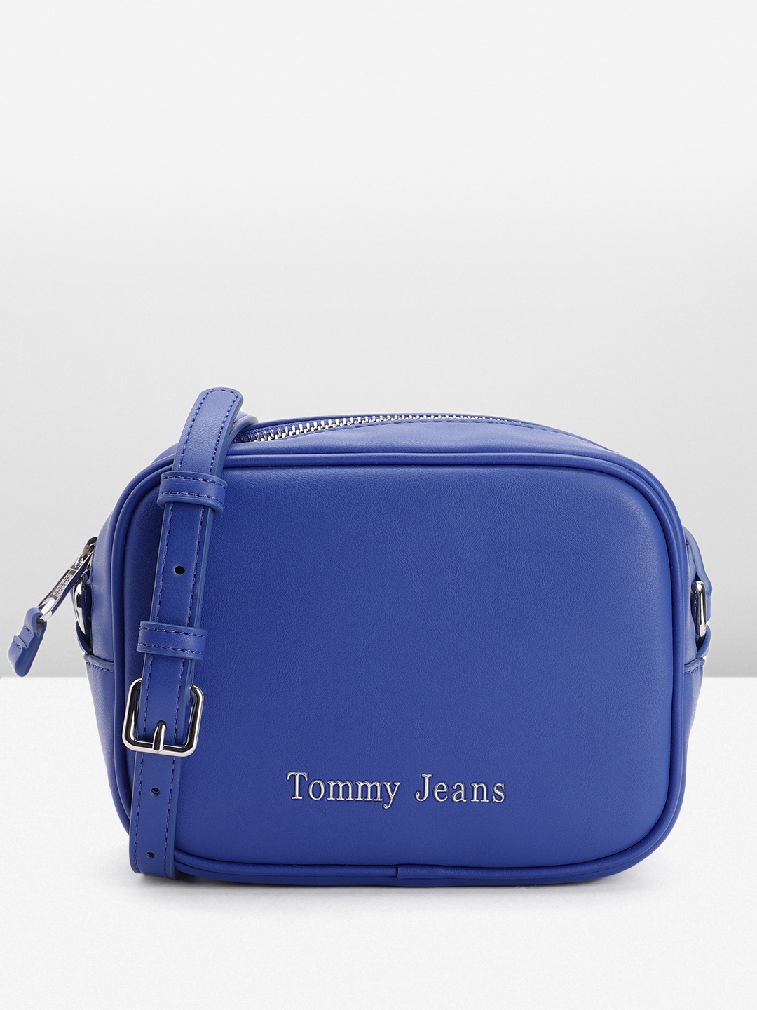 

Tommy Hilfiger Solid Structured Sling Bag, Blue