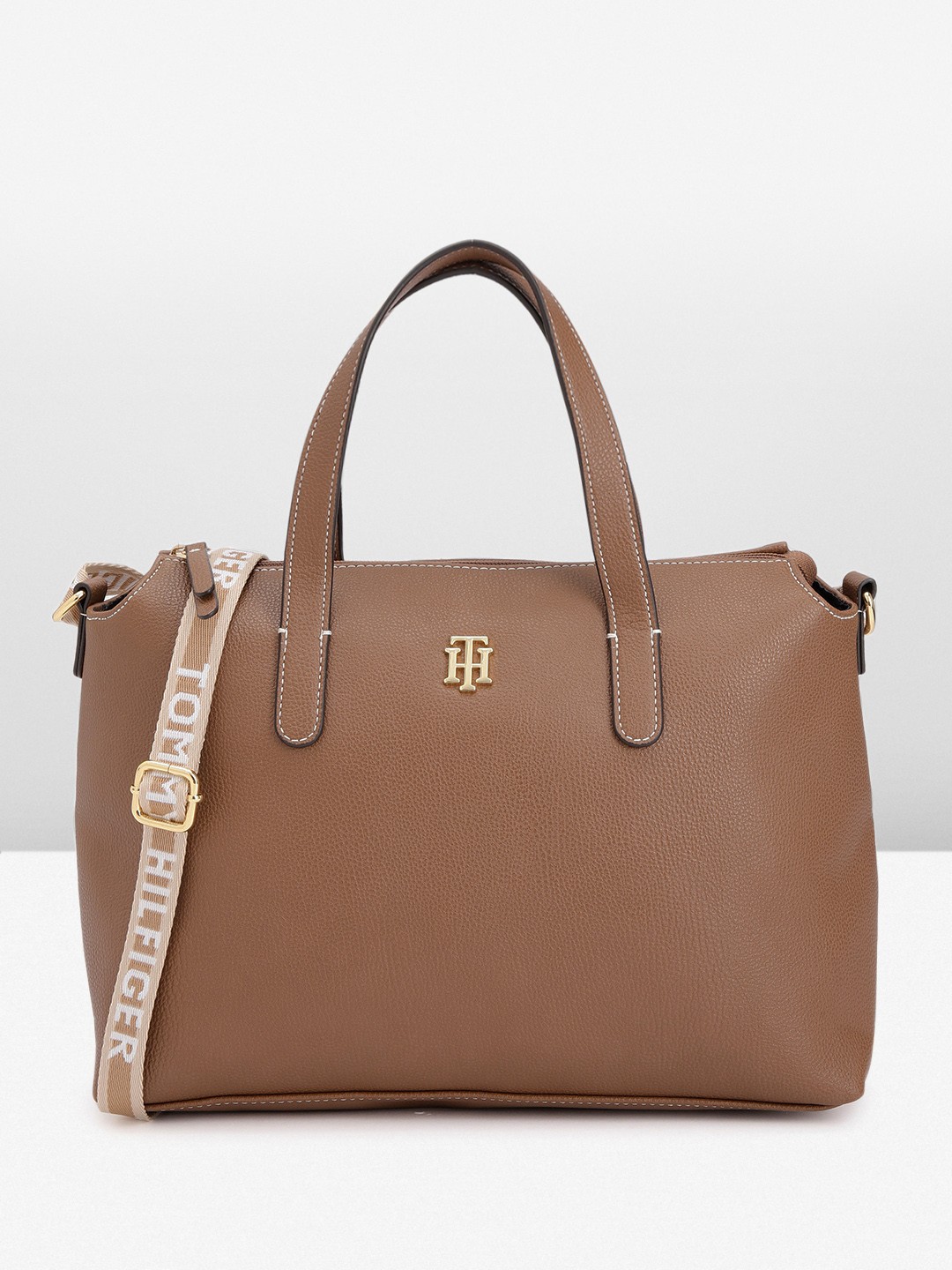 

Tommy Hilfiger Solid Handheld Bag, Brown
