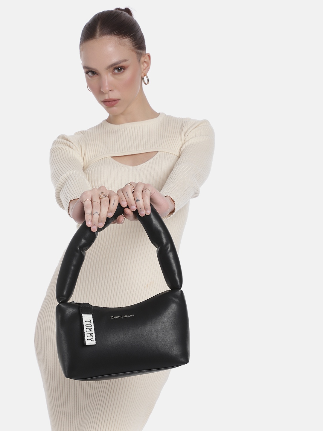 

Tommy Hilfiger Solid PU Structured Handheld Bag with Brand Logo Tasselled Detail, Black