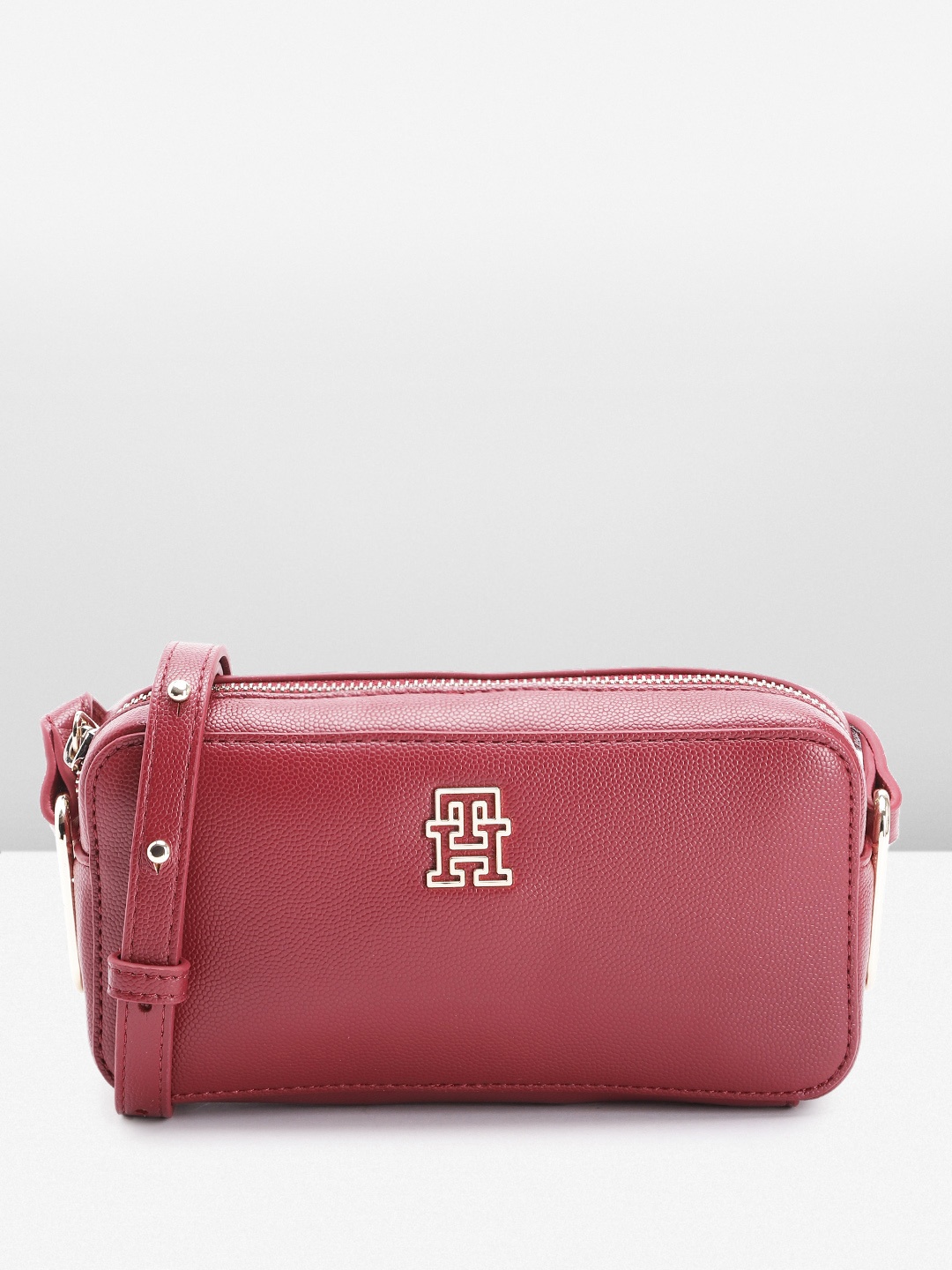 

Tommy Hilfiger Structured Sling Bag, Red