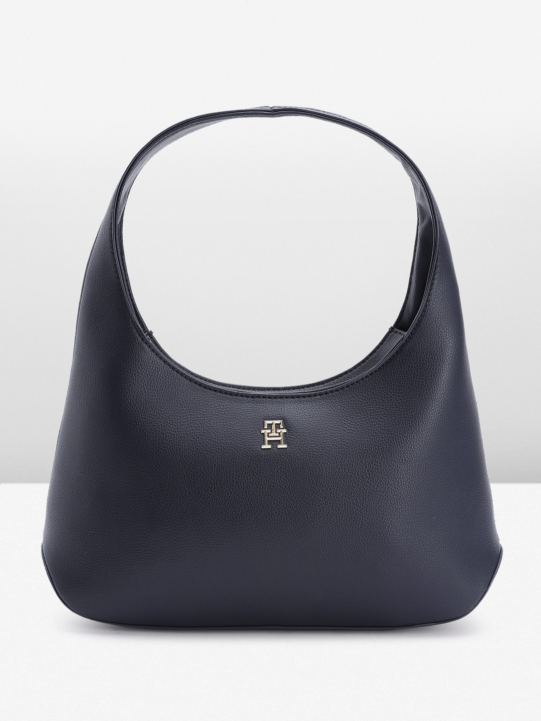 

Tommy Hilfiger Solid Hobo Bag, Blue