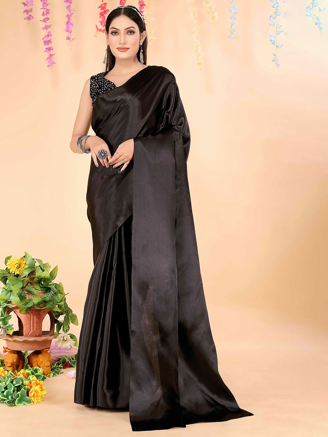 

SAADHVI No Border Art Silk Saree, Black