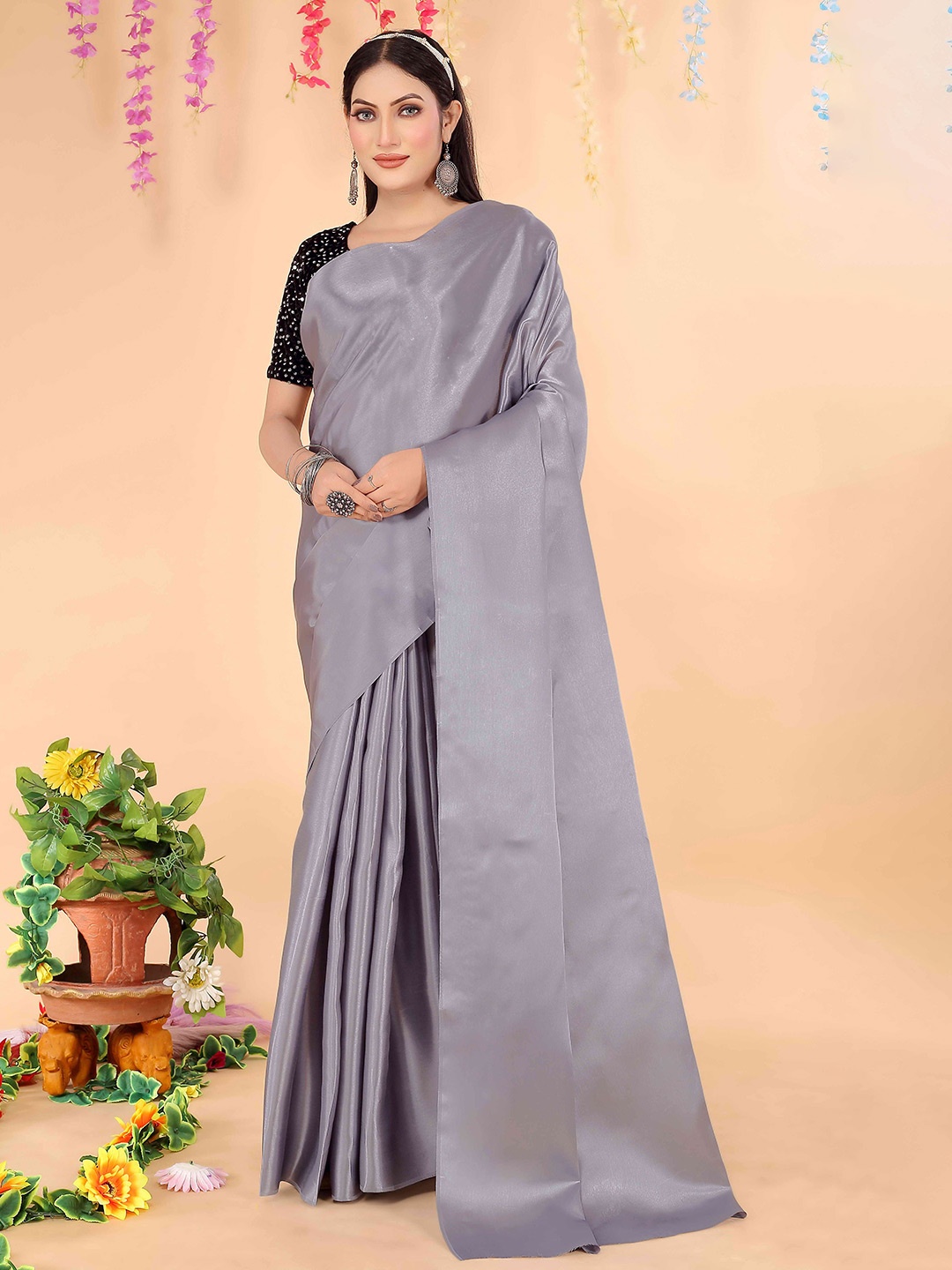 

SAADHVI Plain Art Silk Saree With Sequinned Blouse, Grey