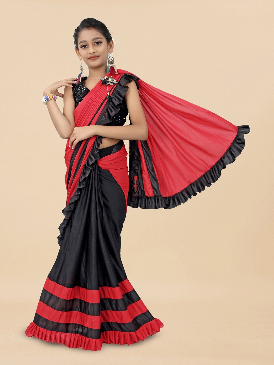 

APNISHA Girls Sequinned Ready to Wear Saree, Red