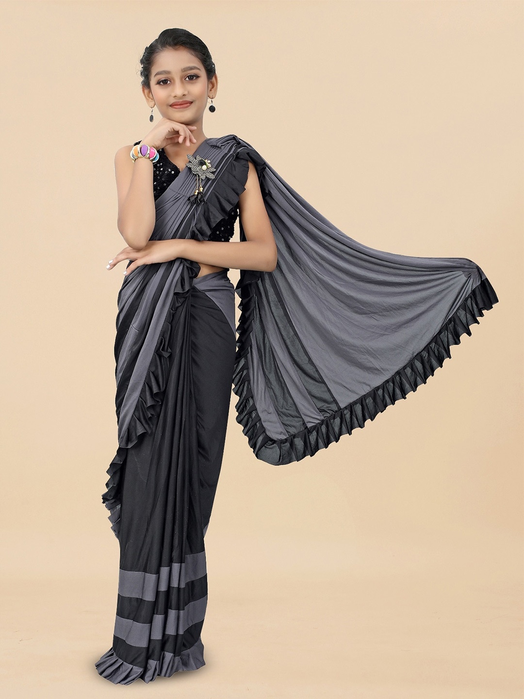 

APNISHA Girls Sequinned Ready to Wear Saree, Grey