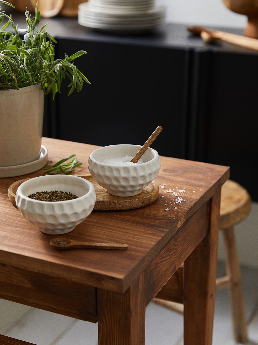 

H&M White Stoneware Salt And Pepper Bowls