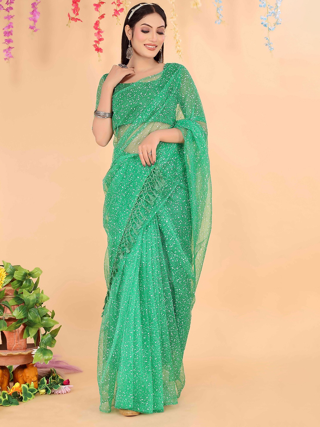 

SAADHVI Abstract Printed Jaali Net Saree, Green