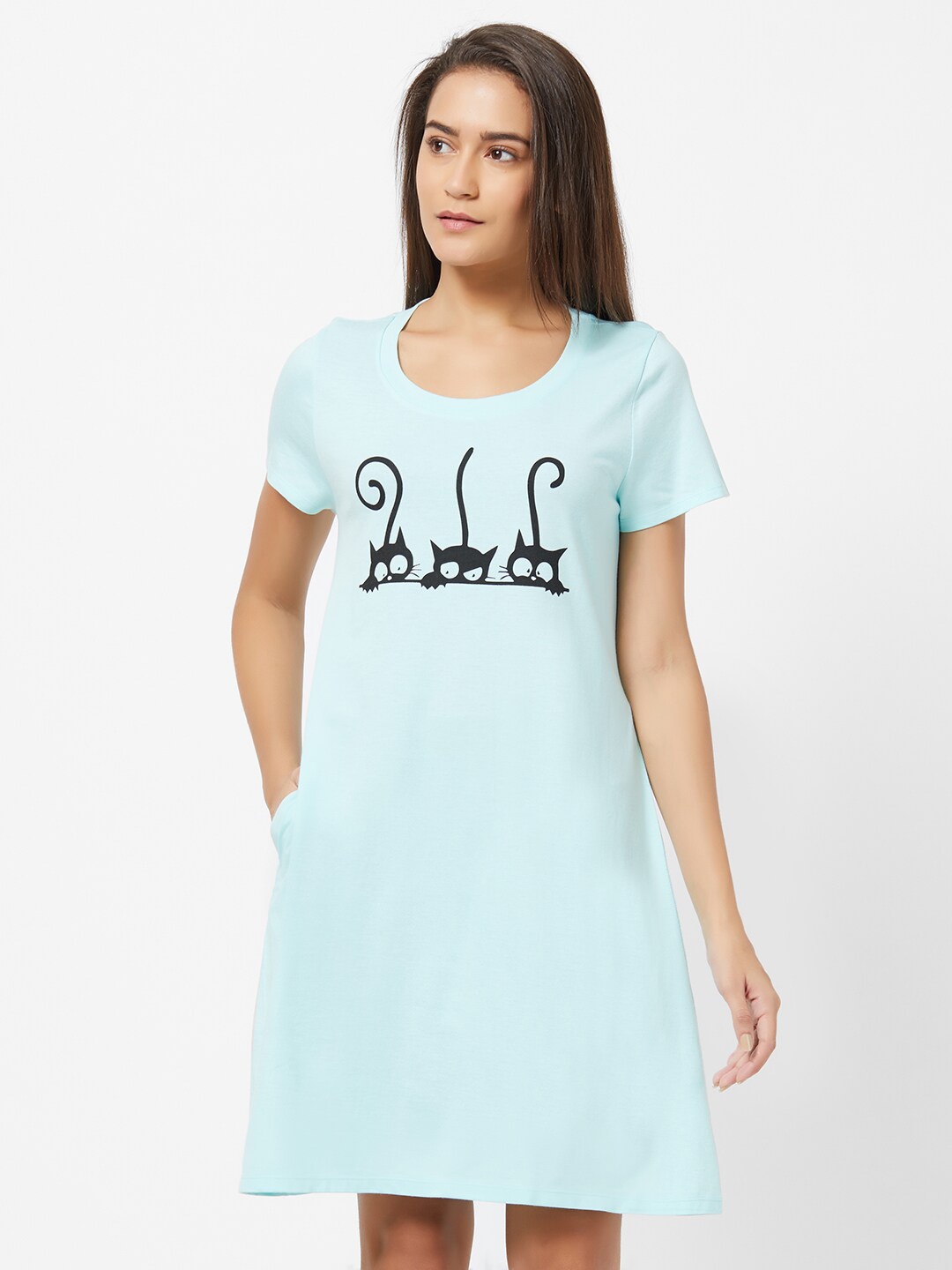 

Soie Graphic Printed Round Neck Knee Length Nightdress, Blue