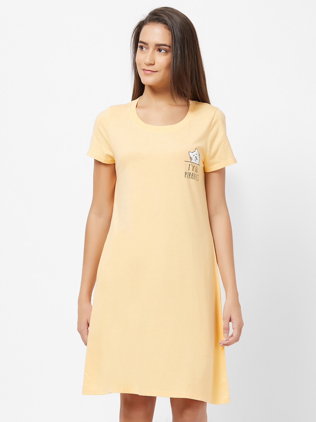 

Soie Graphic Printed Round Neck Knee Length Nightdress, Yellow