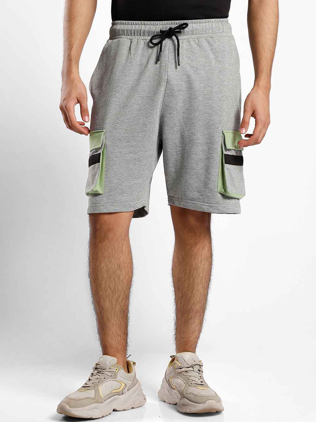 

NOBERO Men Mid Rise Loose Fit Shorts, Grey melange