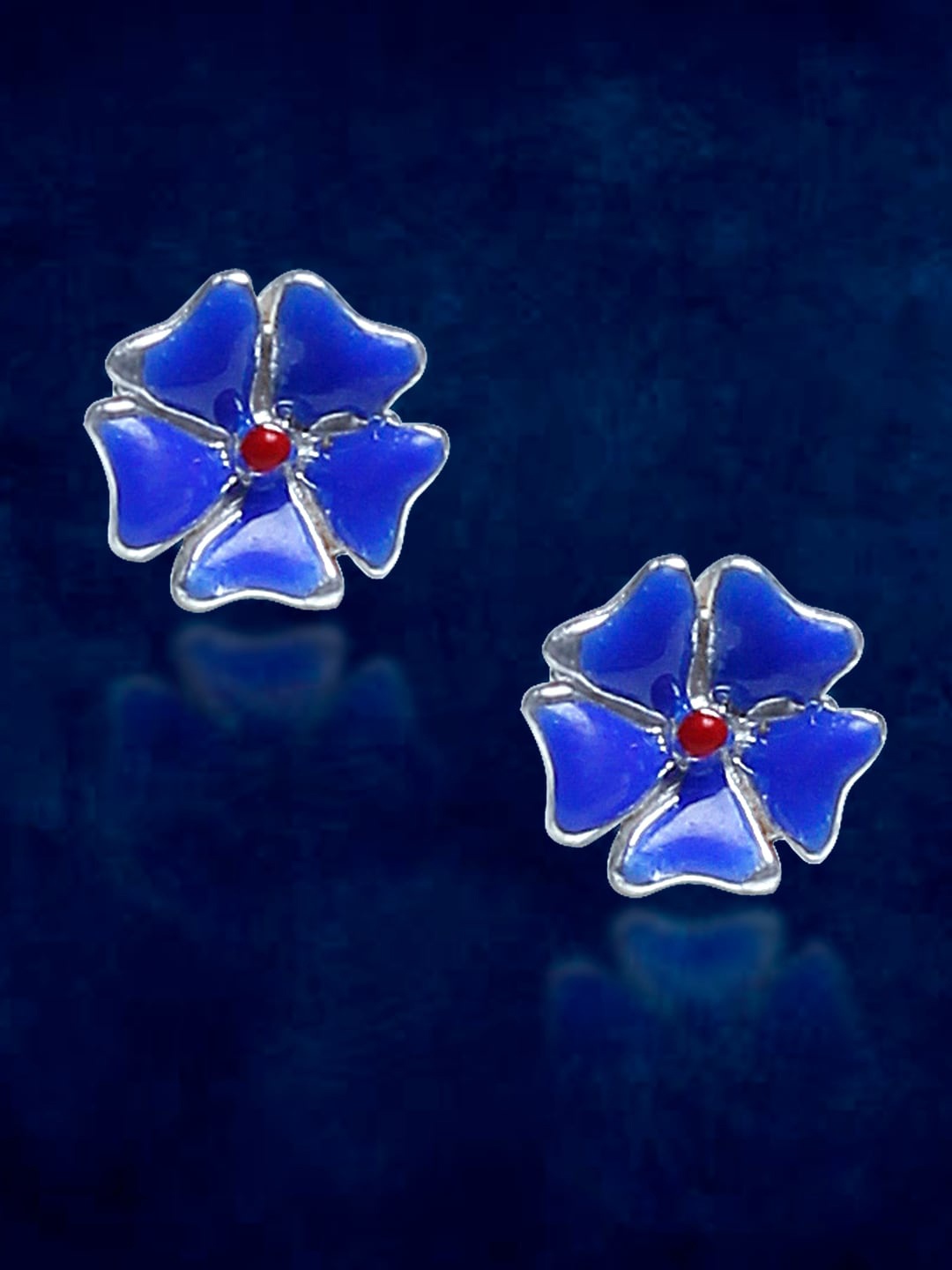 

Taraash 925 Sterling Silver Floral Studs Earrings