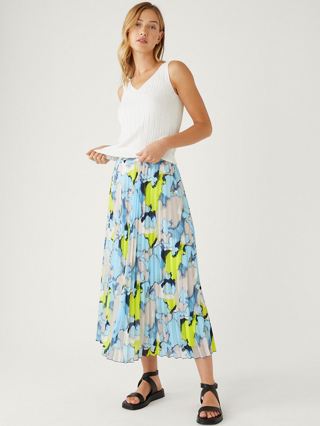 

Marks & Spencer Abstract Printed Accordion Pleats A-Line Skirt, White