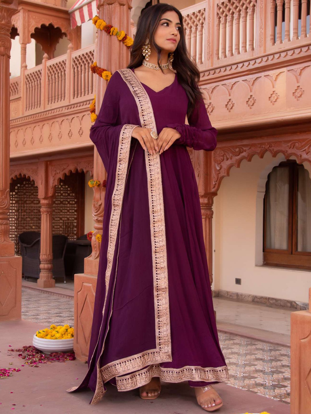 

Calmna Women Green Regular Gotta Patti Kurta with Trousers & With Dupatta