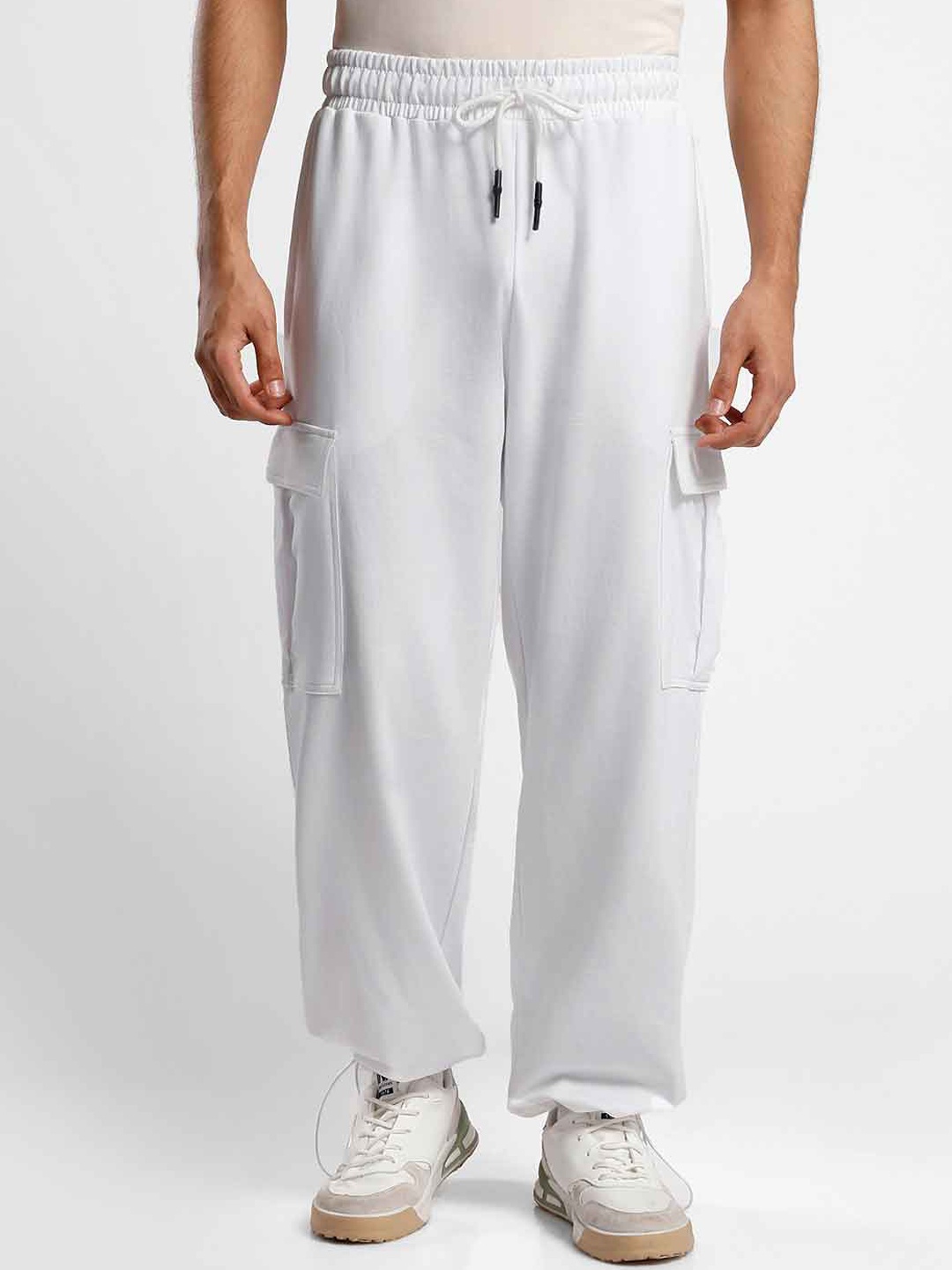 

NOBERO Men Mid-Rise Straight Fit Cotton Joggers, White