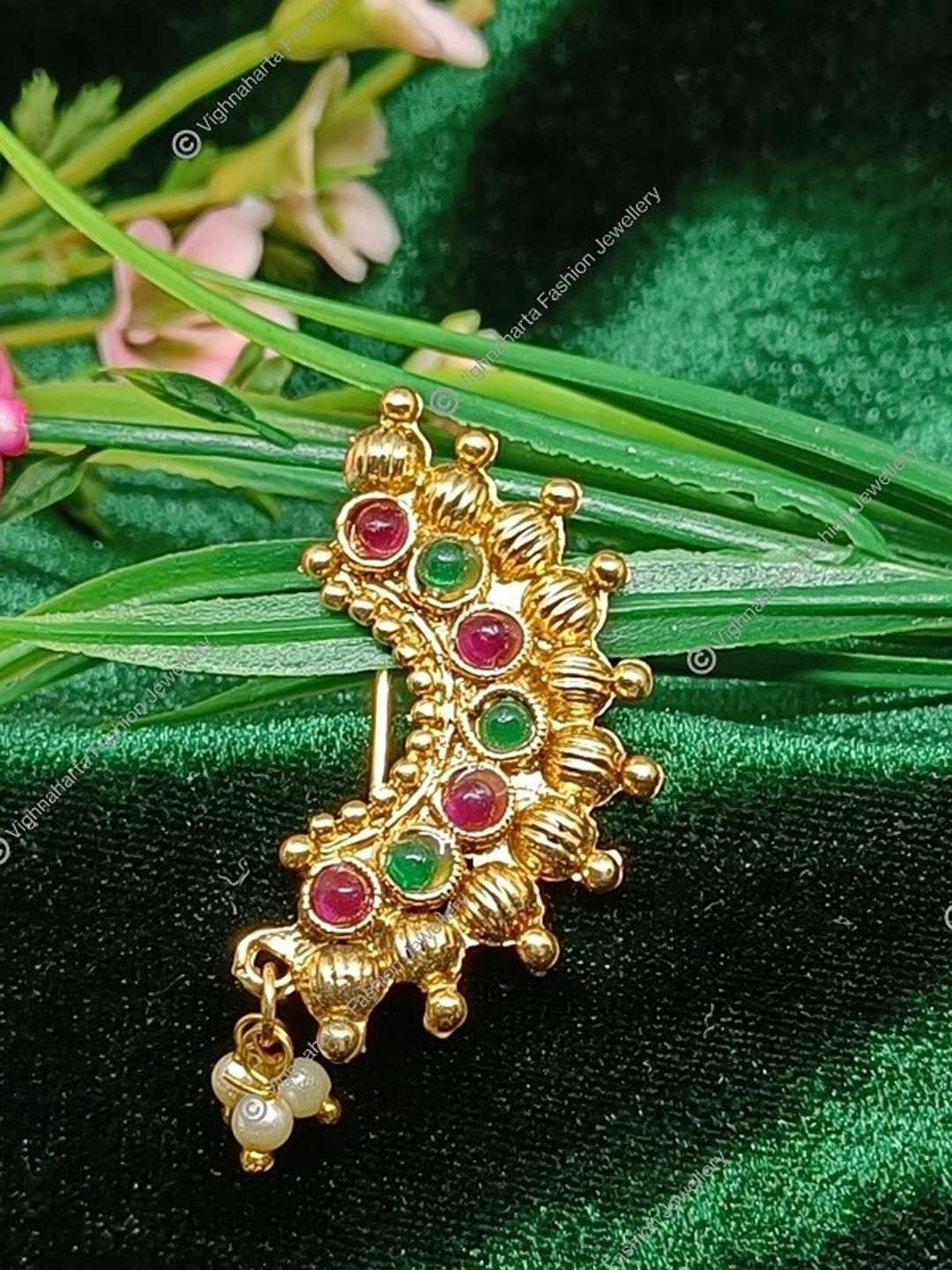 

Vighnaharta Set Of 2 Gold-Plated Stone-Studded & Pearl-Beaded Nath Nathiya Nose Ring