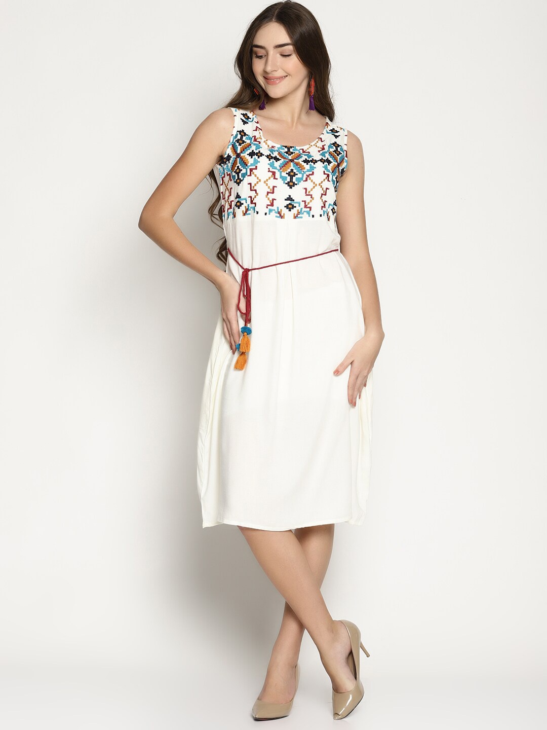 

UNTUNG Geometric Embroidered Sleeveless Cotton Shift Dress With Tassled Belt, Off white