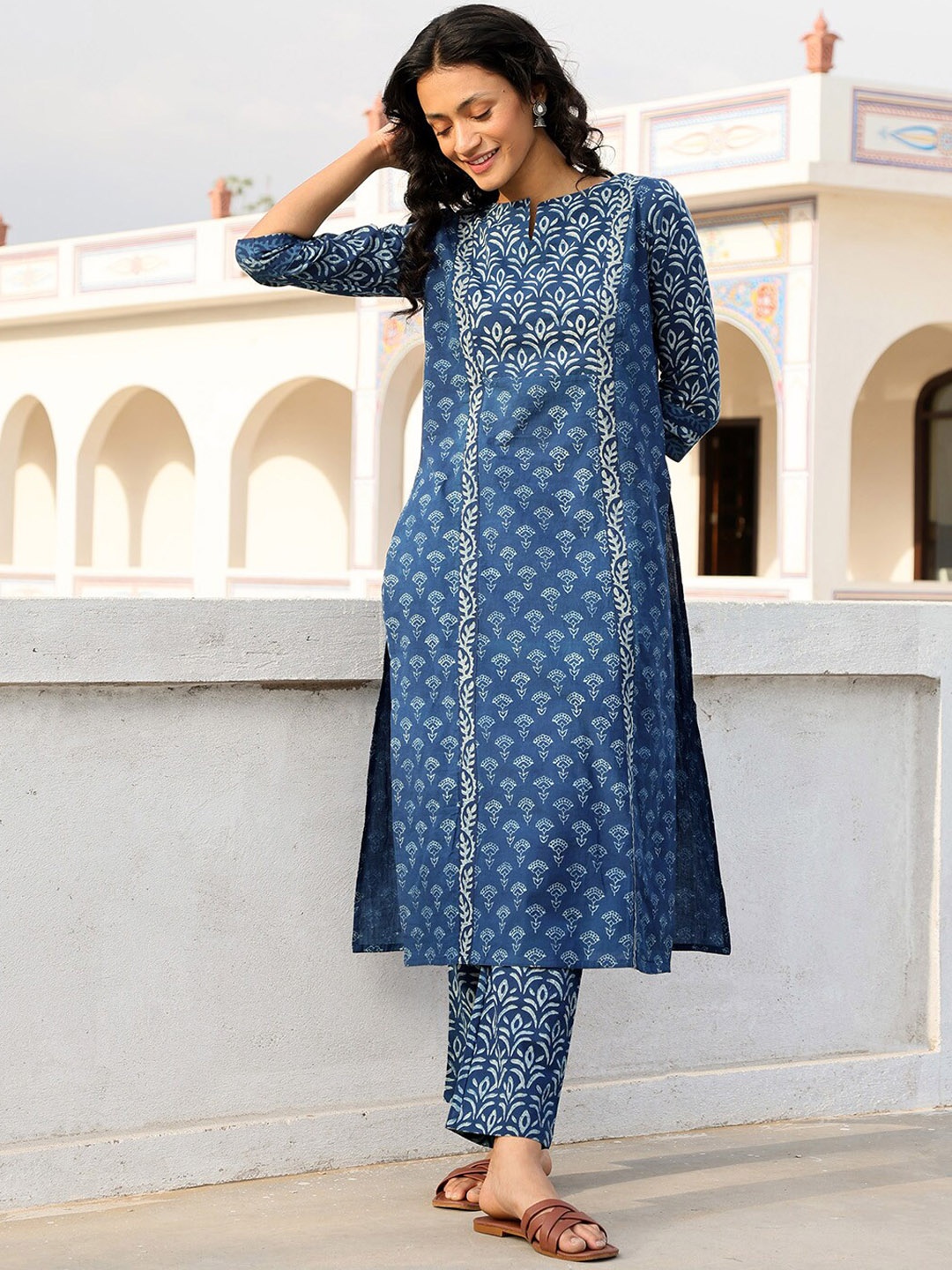 

OKHAI Floral Block Printed Regular Pure Cotton Kurta With Trousers, Blue