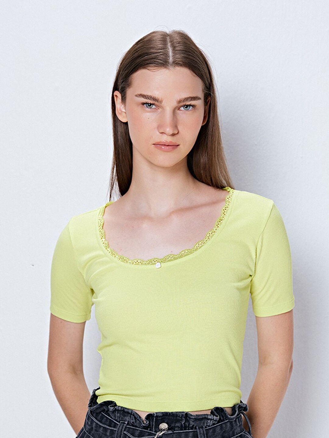 

COVER STORY Yellow Slim Fit Crop T-shirt