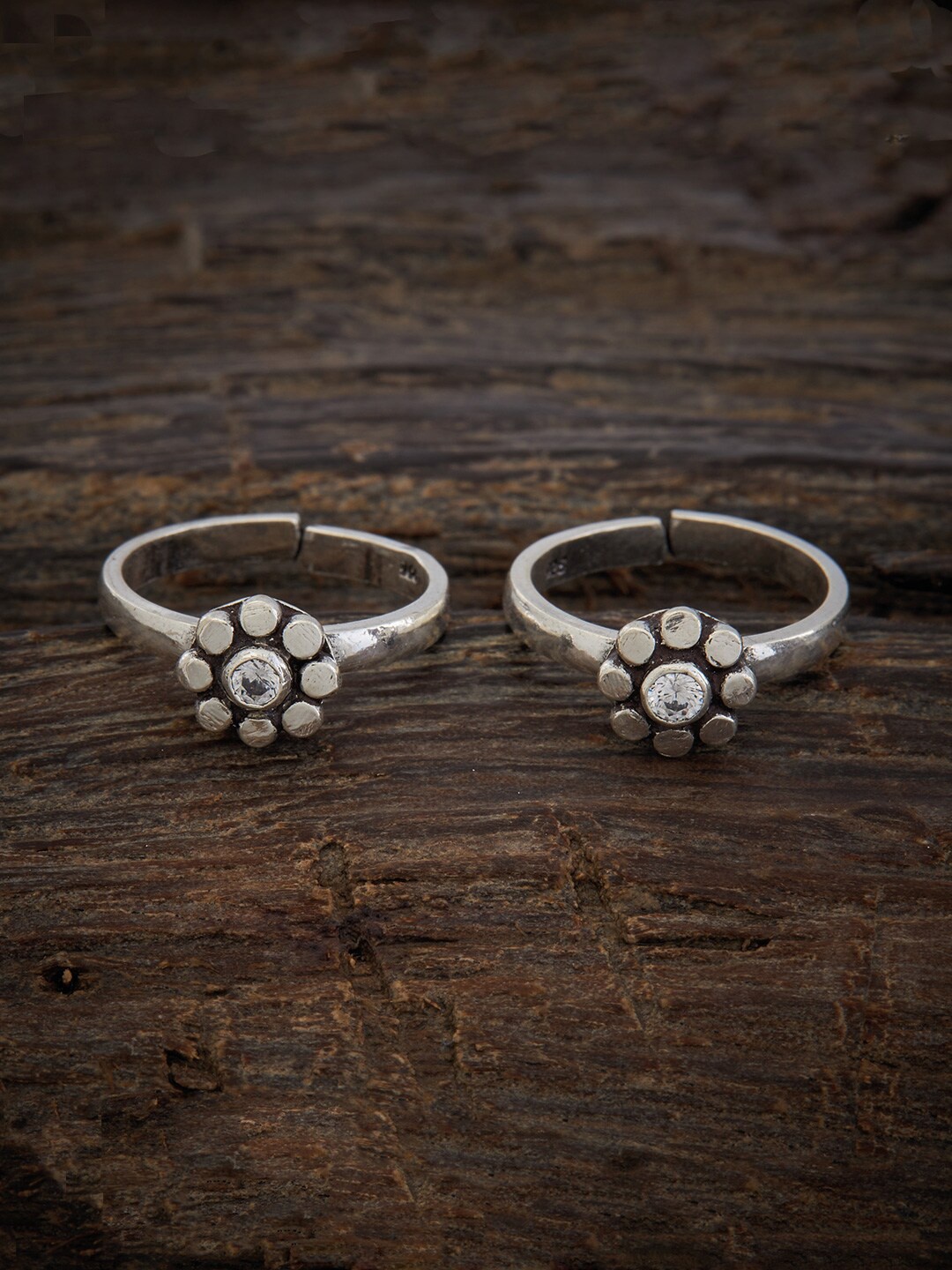 

Kushal's Fashion Jewellery Set Of 2 Rhodium-Plated Stone-Studded Toe Rings, Silver