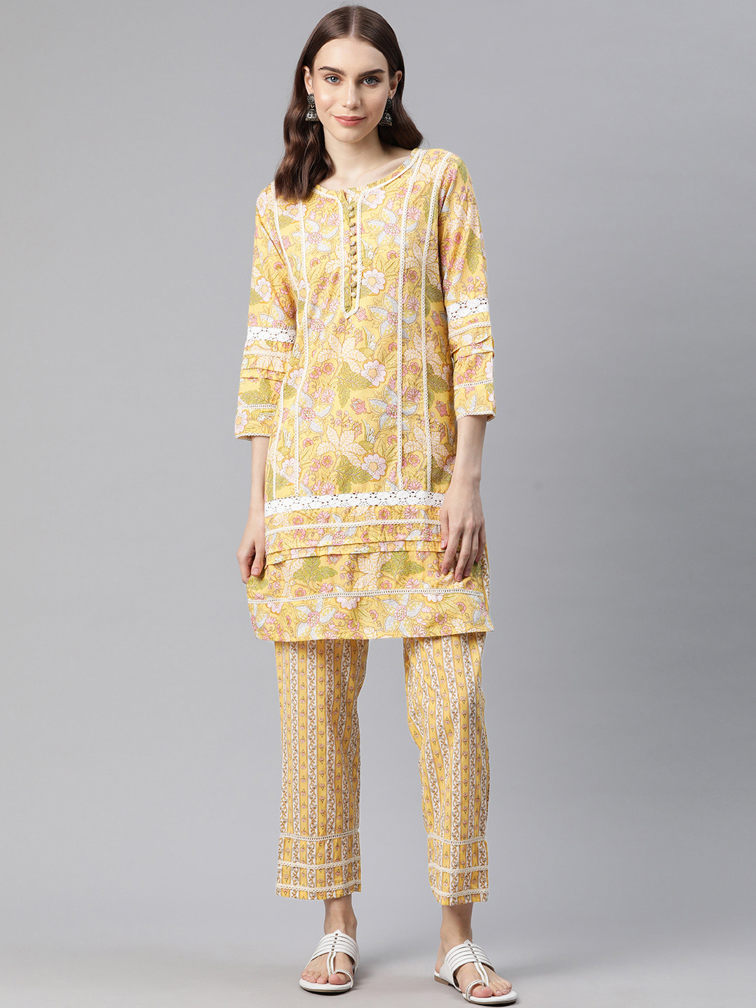 

Sunehri Women Floral Printed Regular Pure Cotton Kurta with Trousers, Yellow