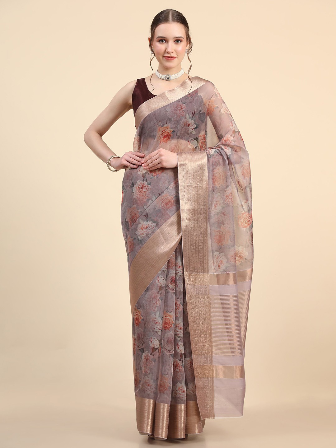 

DIVASTRI Floral Zari Organza Saree With Blouse Piece, Brown