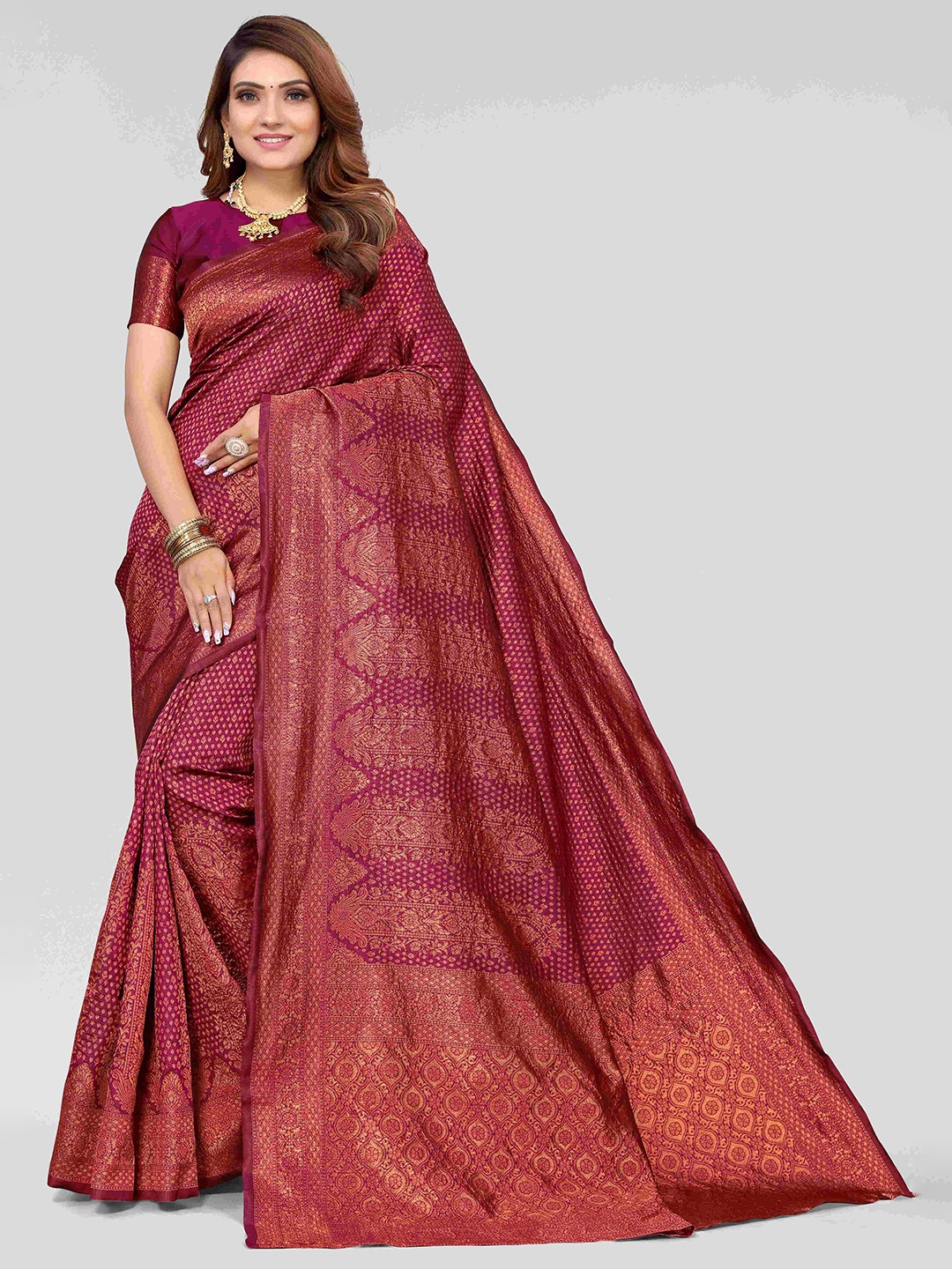

MAGMINA Floral Woven Design Zari Banarasi Saree, Magenta