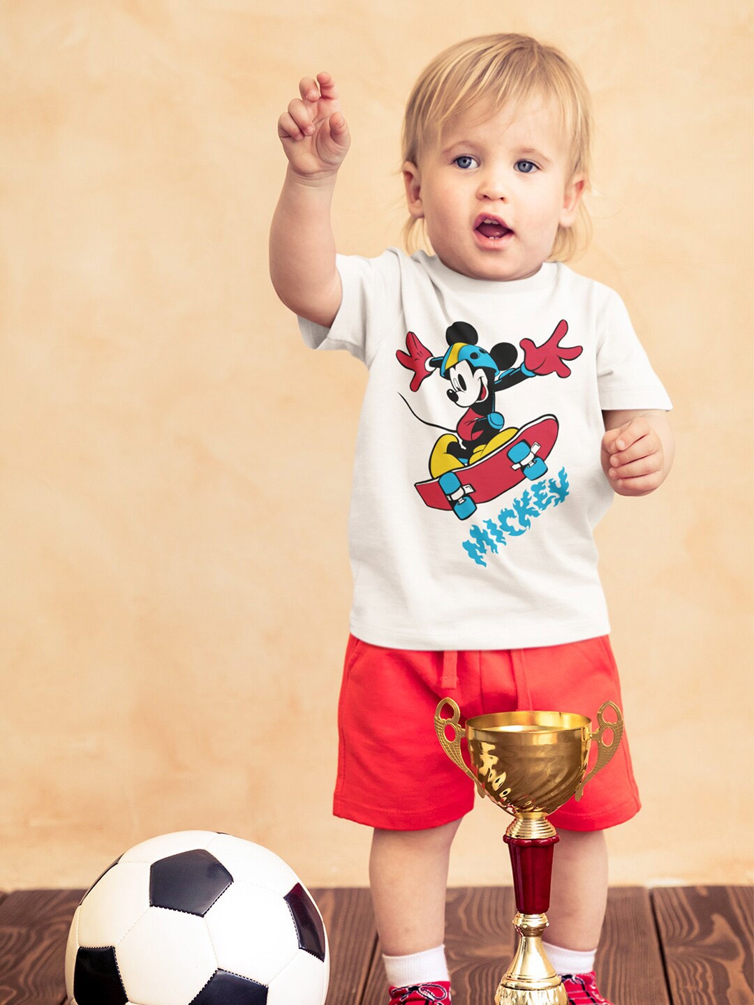 

KINSEY Boys Mickey Printed T-Shirt With Shorts, White