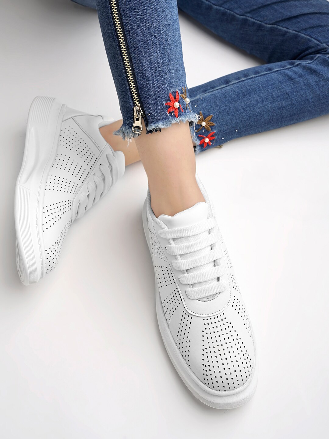 

Shoetopia Girls Perforated Lightweight Sneakers, White