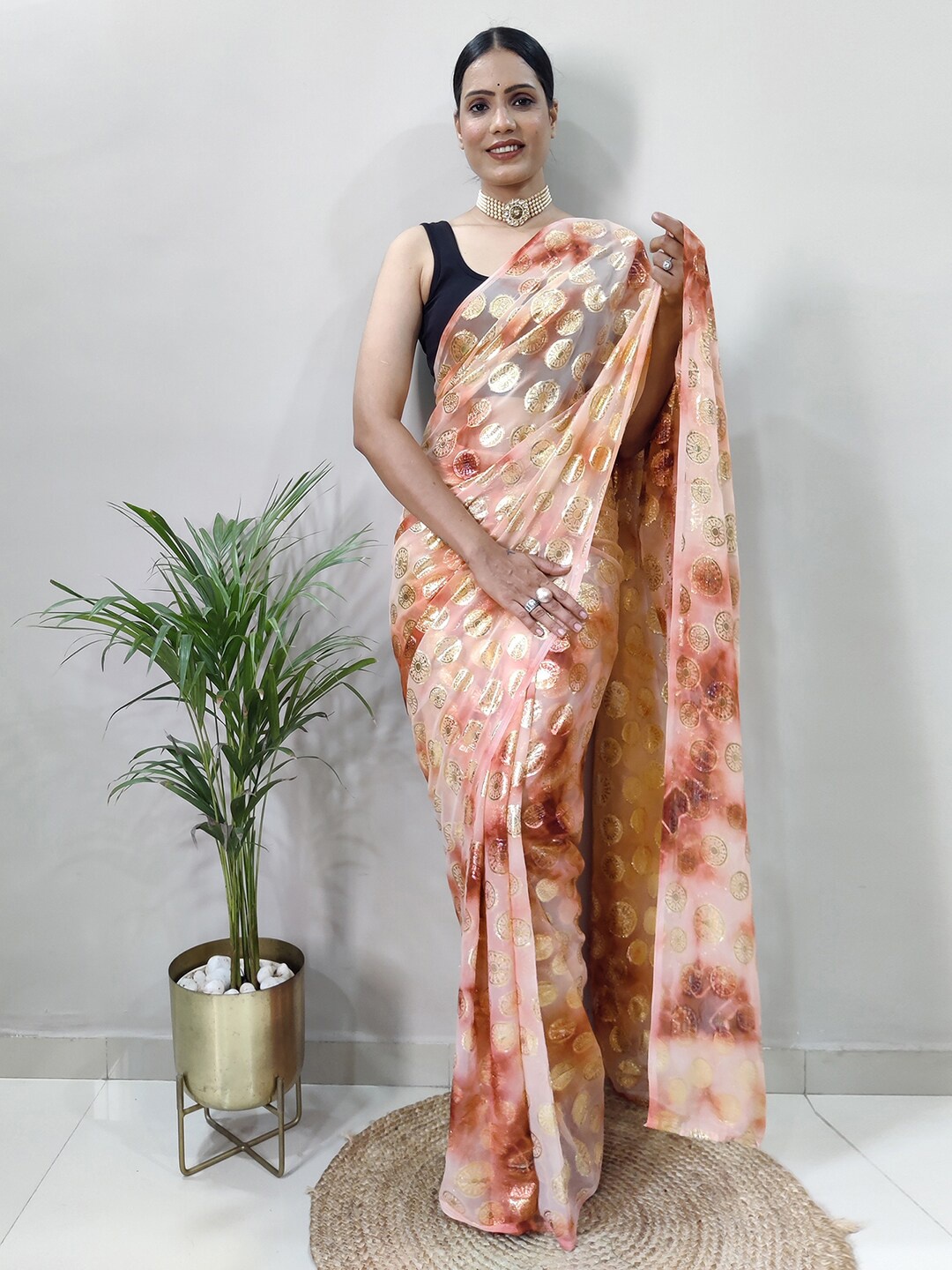 

Mitera Geometric Printed Poly Chiffon Ready to wear saree, Peach