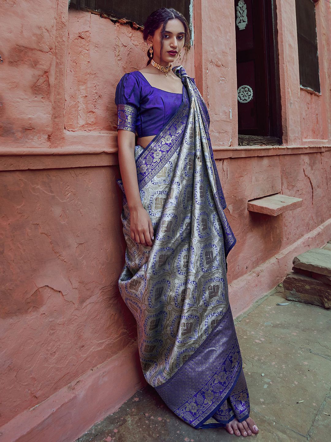 

Mitera Blue & Gold-Toned Ethnic Motifs Woven Design Zari Kanjeevaram Saree