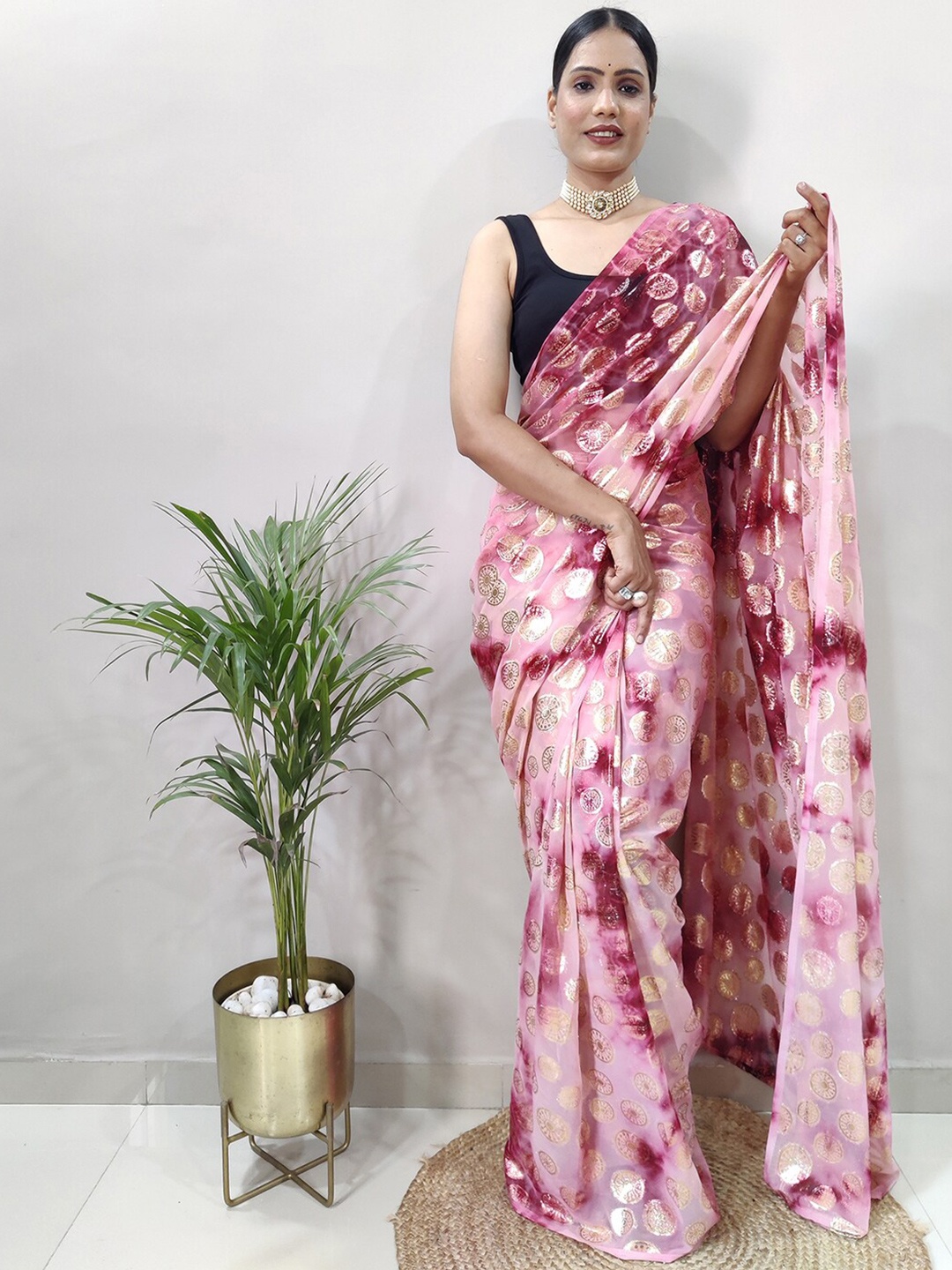 

Mitera Peach-Coloured & Maroon Ethnic Motifs Printed Ready To Wear Saree