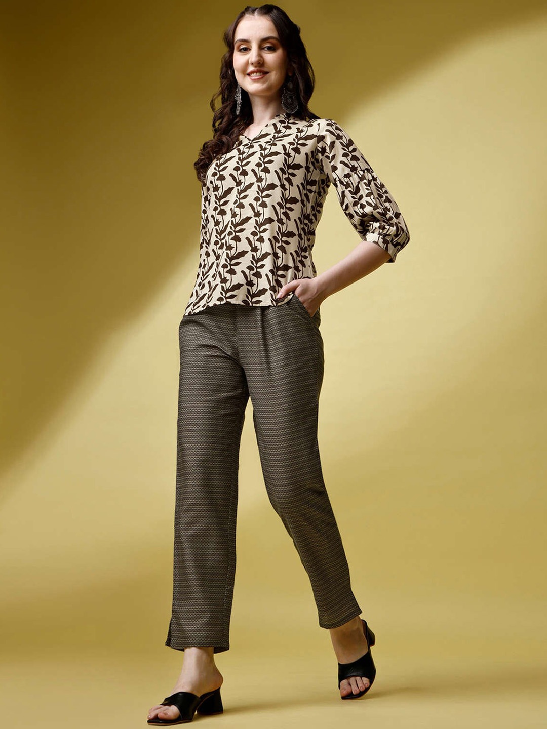 

RAISIN Printed Mandarin Collar Pure Cotton Top With Trousers, Beige