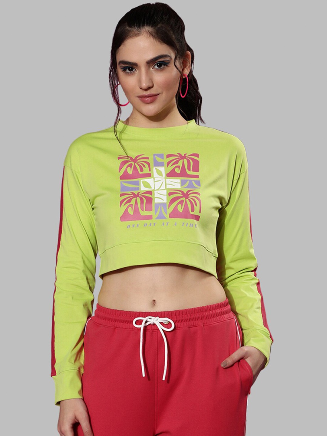 

JUNEBERRY Graphic Printed Cotton Crop T-shirt, Lime green