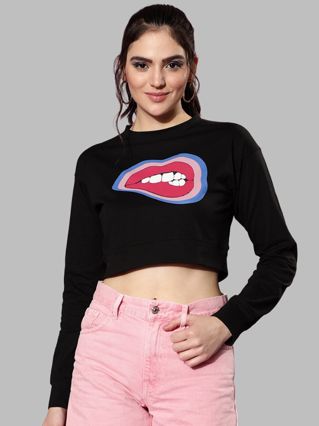 

JUNEBERRY Graphic Printed Cotton Crop T-shirt, Black