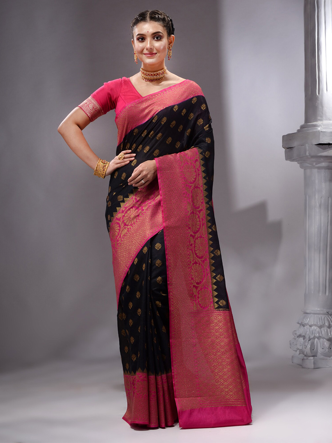

HOUSE OF BEGUM Ethnic Motifs Woven Design Zari Banarasi Saree, Black