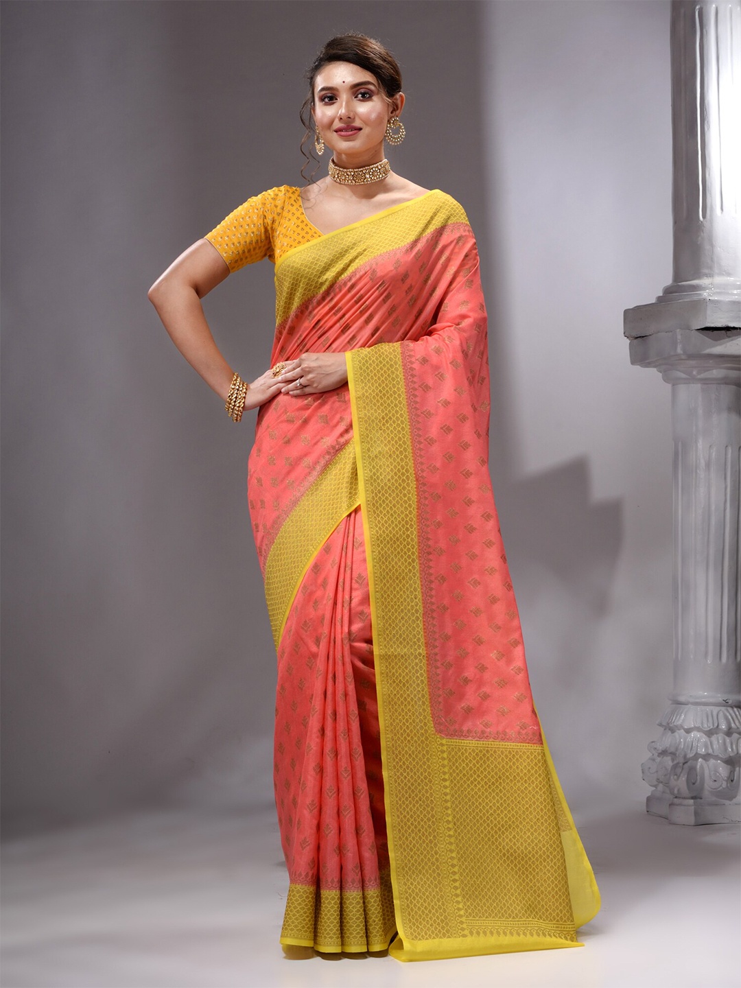 

HOUSE OF BEGUM Woven Design Zari Banarasi Saree, Peach