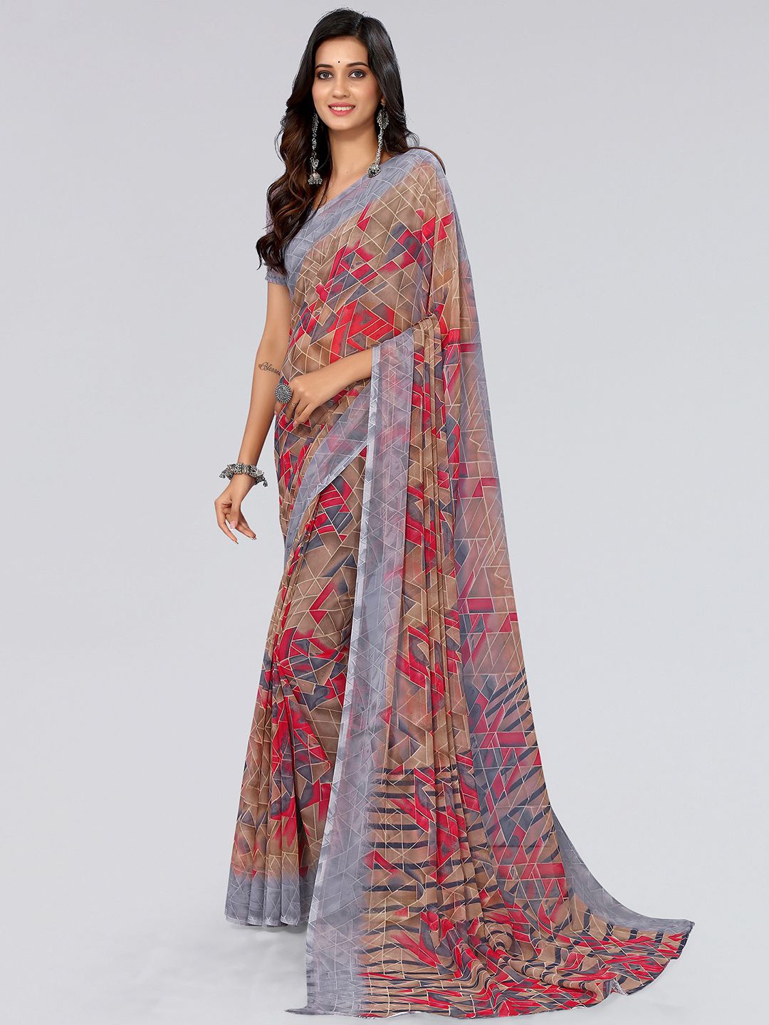 

KALINI Geometric Printed Poly Georgette Saree, Grey