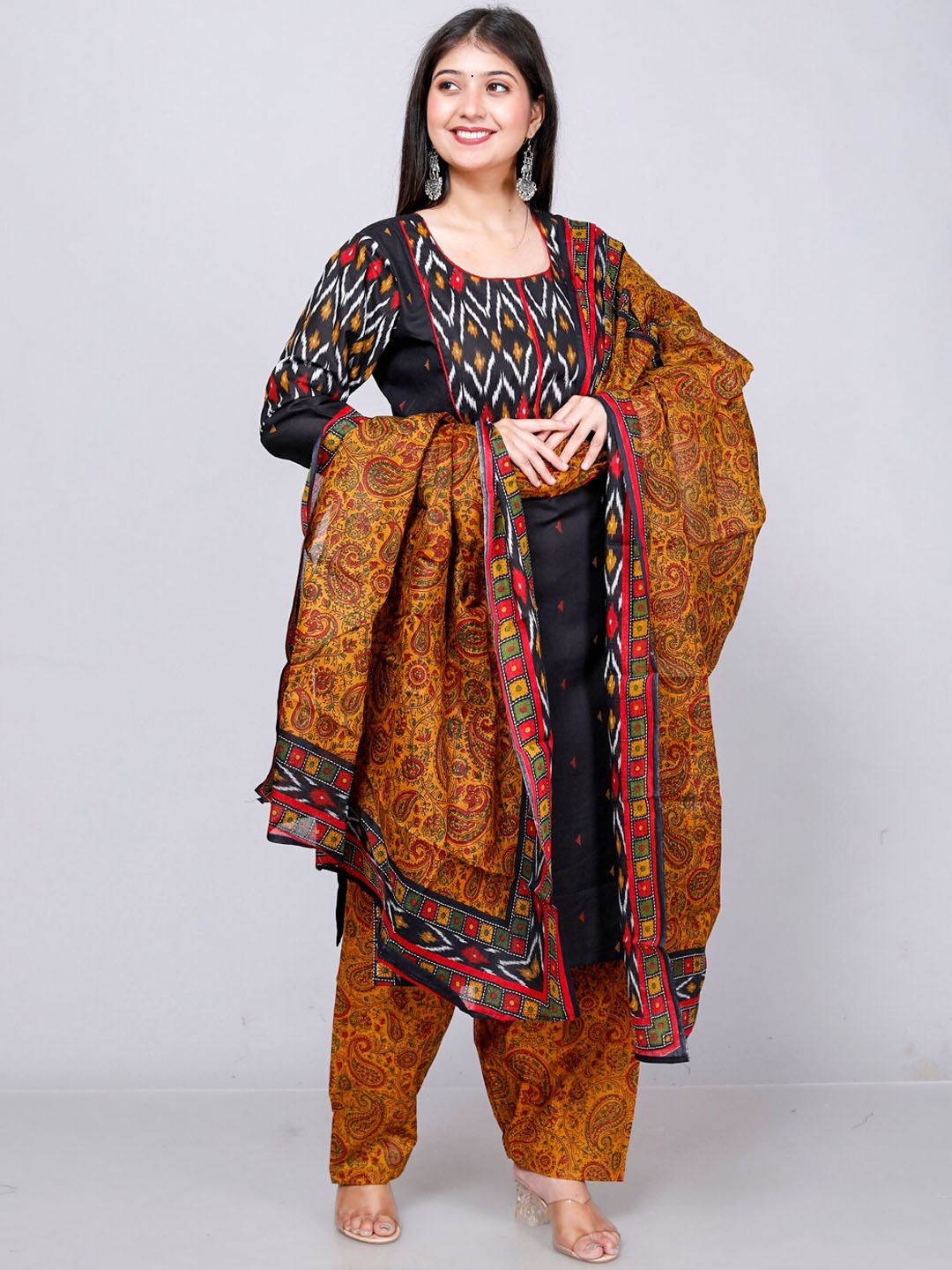 

Jevi Prints Paisley Printed Pure Cotton Kurta with Patiala & Dupatta, Black