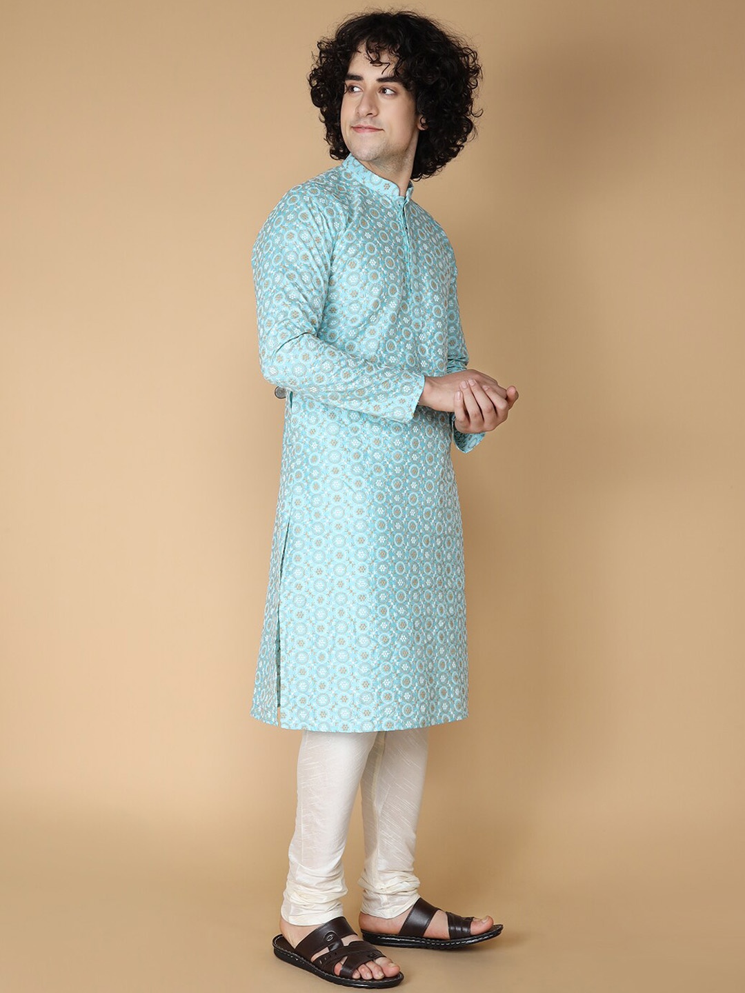 

NAMASKAR Geometric Embroidered Silk Kurta, Blue